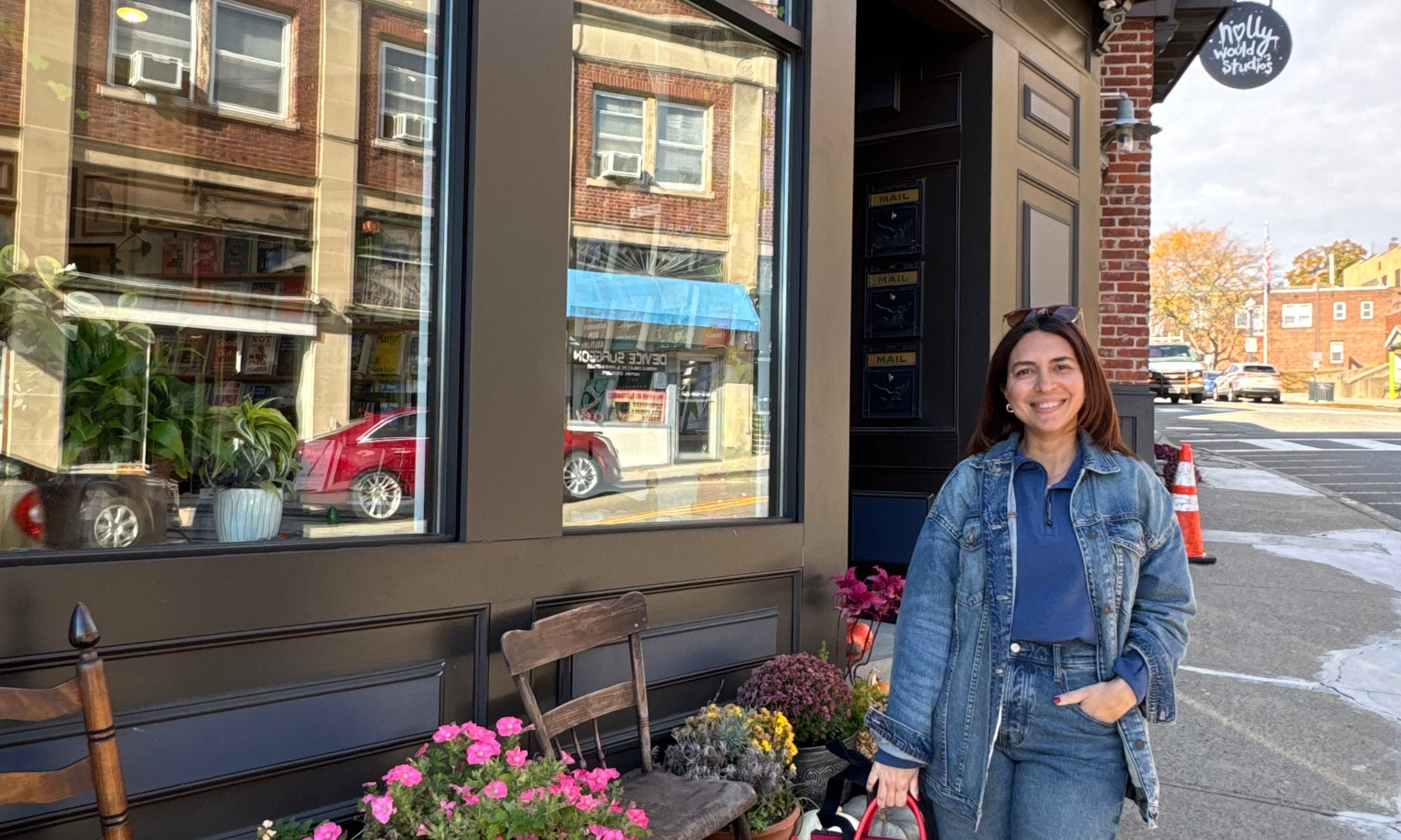 At Noon with Rosa Castillo