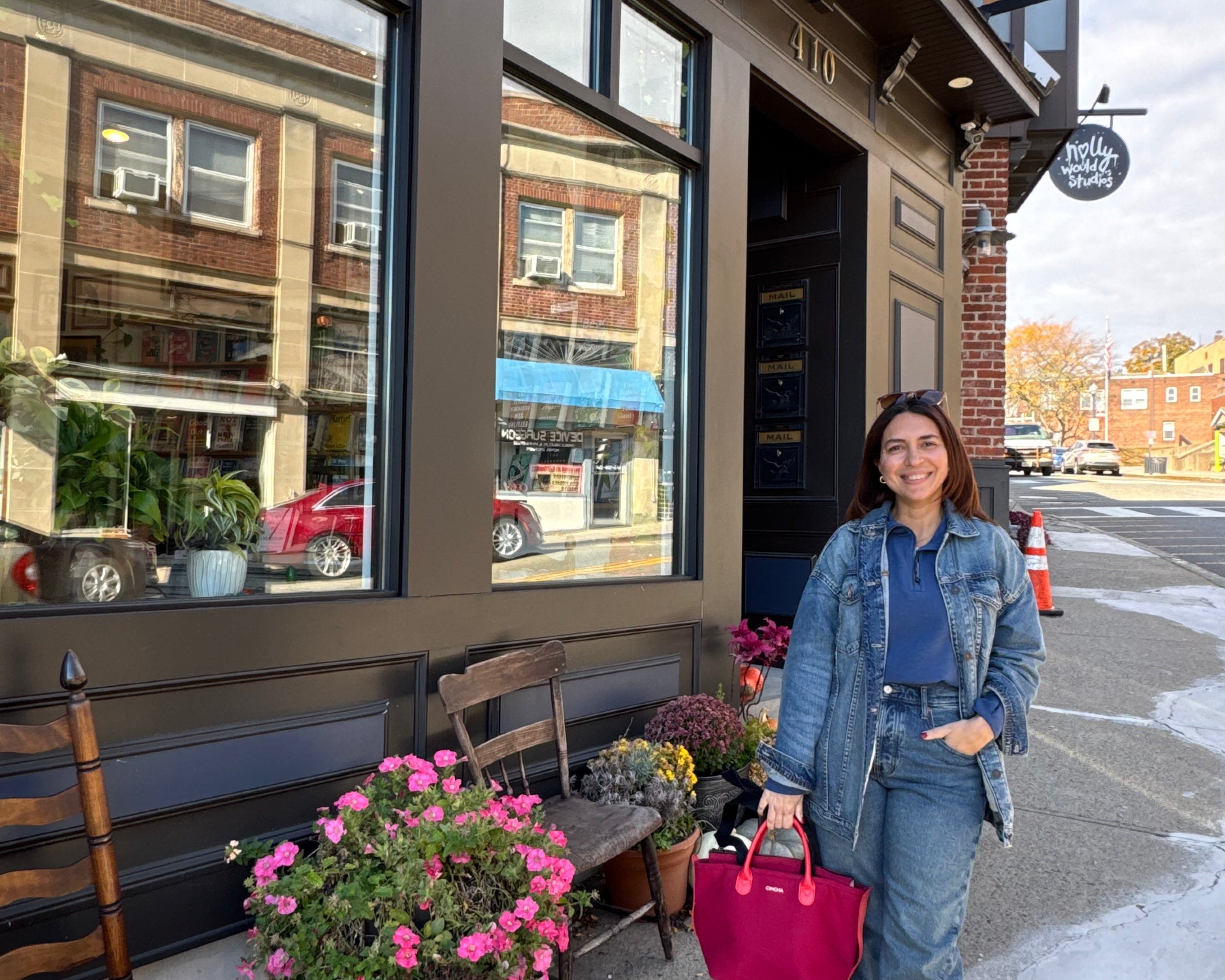 At Noon with Rosa Castillo