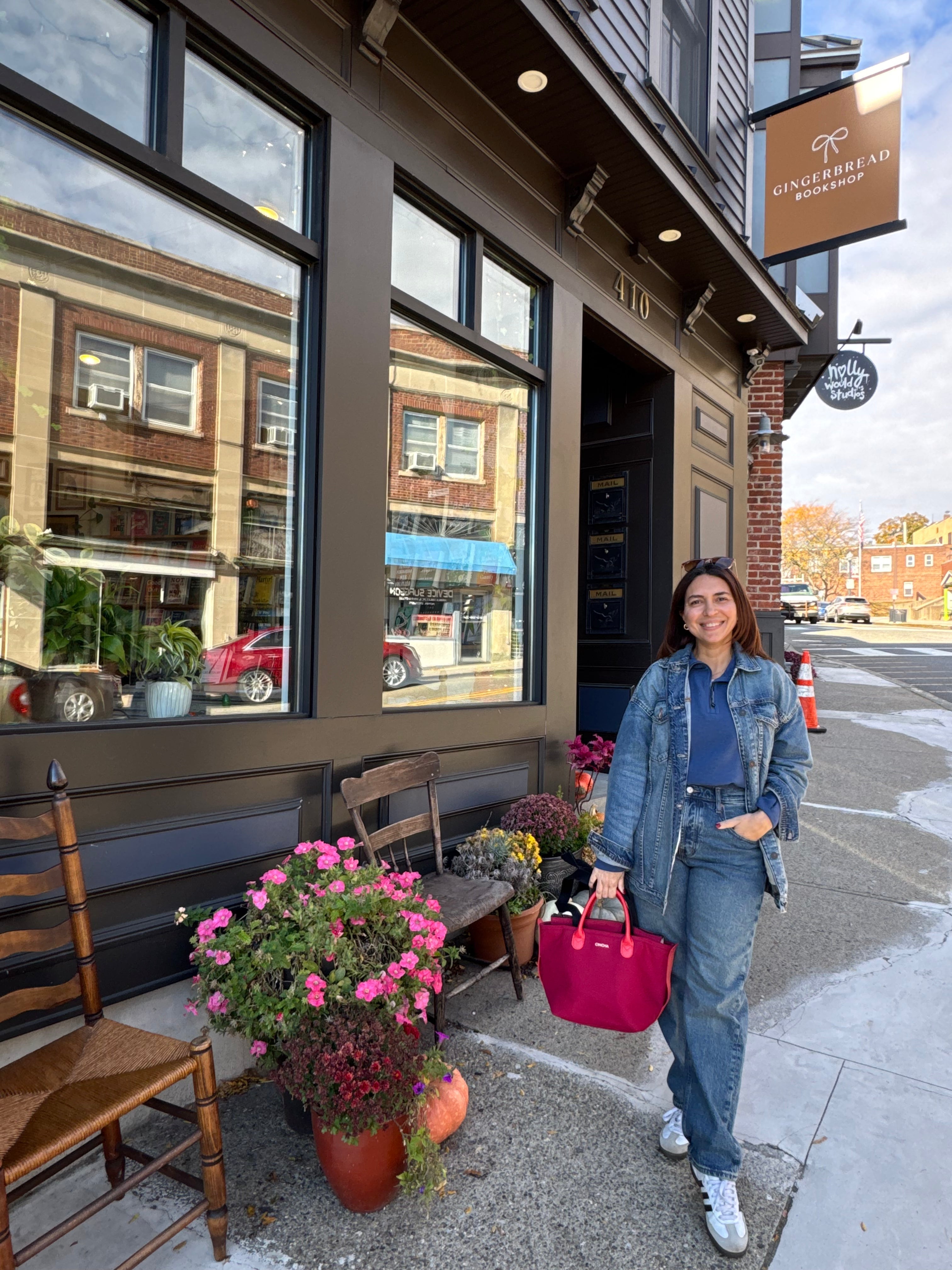 At Noon with Rosa Castillo